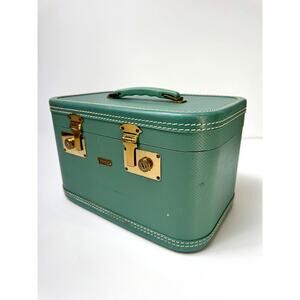 Vintage Towncraft Train Case – Seafoam Green with Brass Hardware, 1950s